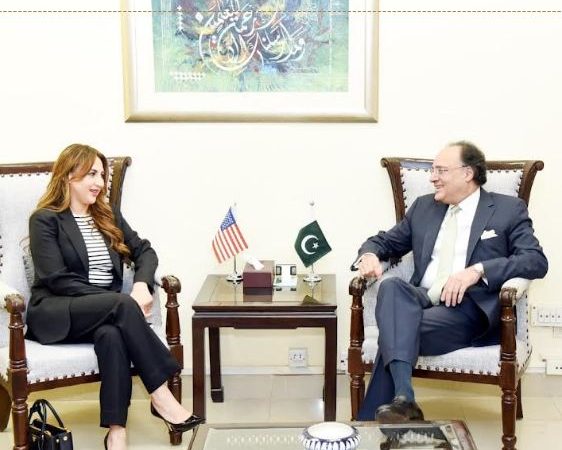 Pakistan-US vow to boost trade and investment