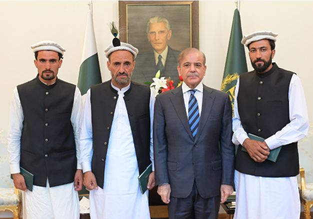 PM Shehbaz commends heroic shepherds for averting disaster in Ghizer Valley