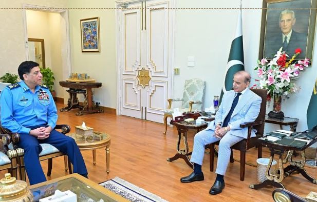 PM Shehbaz meets air chief
