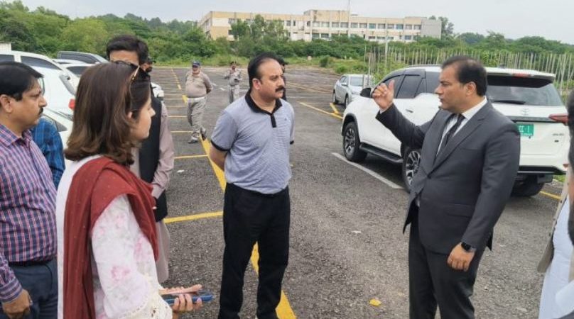 Newly constructed parking facility at Pak secretariat opened for public