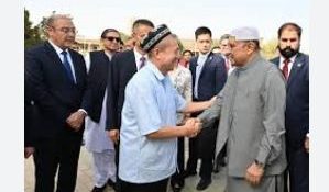 President Zardari visits Etigar Mosque in Kashgar