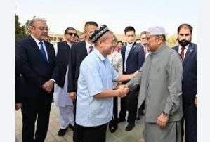 President Zardari visits Etigar Mosque in Kashgar