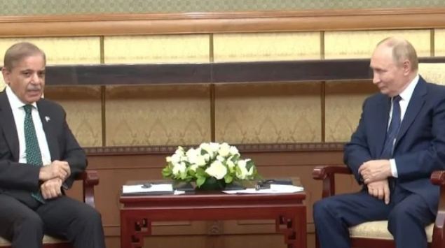 'Russia wants to strengthen ties with Pakistan', Putin tells PM Shehbaz