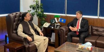 Pak, Kazakhstan discuss ventures to boost trade via Gwadar Ports
