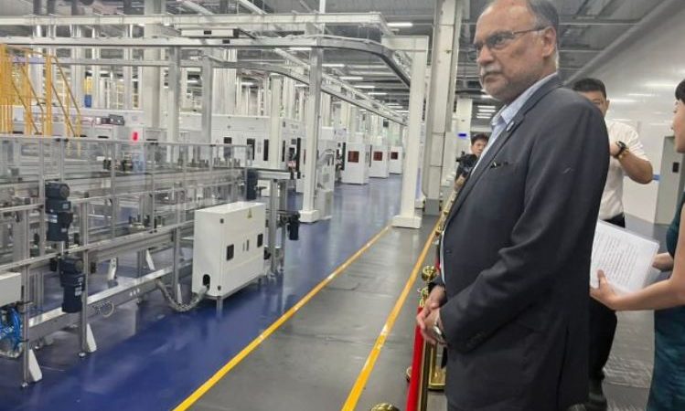 Ahsan visits Tianjin to explore new opportunities for Pakistan under CPEC 2.0