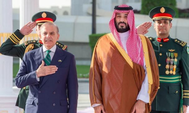 MBS, Shehbaz Sharif sign strategic defense cooperation agreement