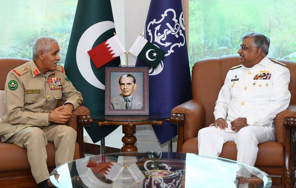 Bahrian defence chief meets naval chief in Islamabad