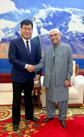 Serene Air CEO calls on President Zardari in Kashgar