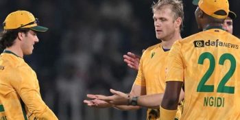 Hendricks, Bosch help South Africa crush Pakistan in first T20I