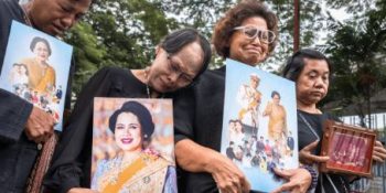 Year-long funeral starts for Thailand's former queen Sirikit