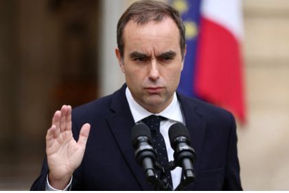 France's new PM resigns, hours after cabinet unveiled