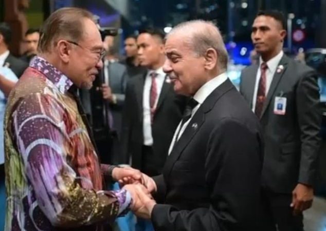 PM Shehbaz Sharif meets Malaysian counterpart to boost relations