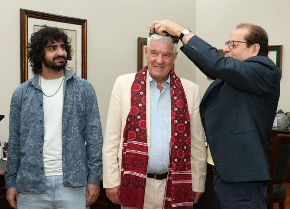 Arts Council head presents Sindhi Ajrak to Portuguese Ambassador