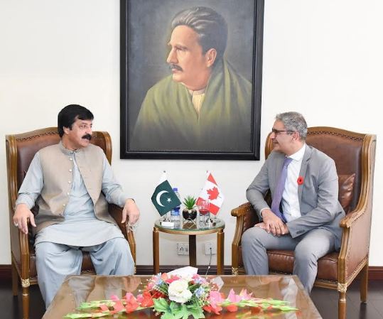 Canadian High Commissioner meets Governor Punjab