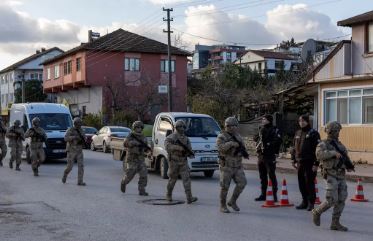 Three Turkish police officers, six Daesh militants killed