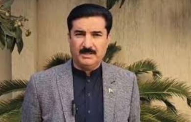 Governor visits residence of Shah Farman to offer condolence