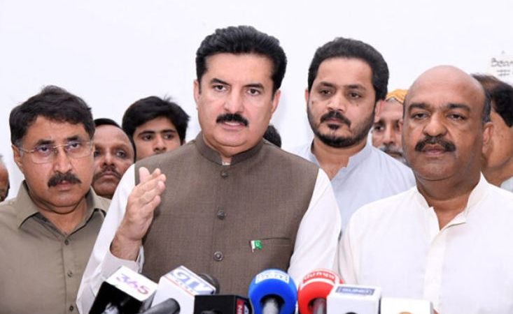 Governor condemns attack on police mobile in Karak