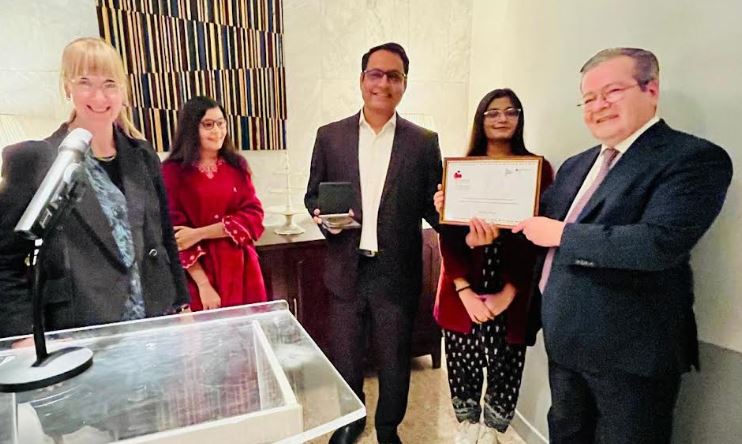 Satyani receives Franco-German Human rights, rule of law prize