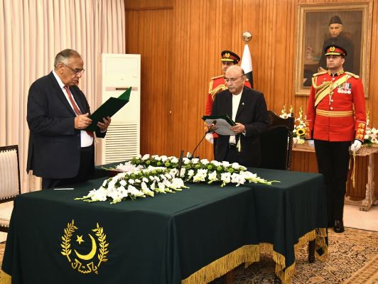 President Zardari Administers Oath to New Federal Tax Ombudsman