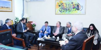 Govt advisor pitches 'Cashless Pakistan' vision to foreign investors