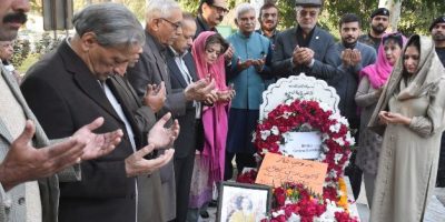 Literary trust and fans offer fateha at Poet Parveen Shakir grave in Islamabad