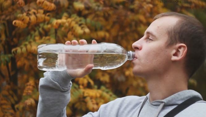 Doctor urges 8-10 glasses of water daily despite cold