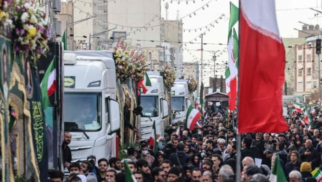 Iran warns neighbours it could strike US bases if Washington intervenes in protests