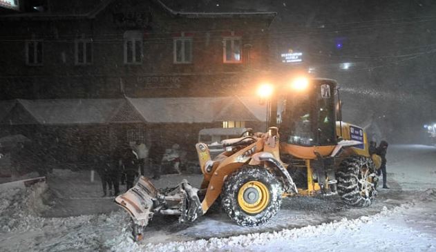 Heavy snowfall disrupts Pakistan's north; Murree, Tirah, Chilas, Quetta affected