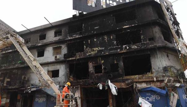 Gul Plaza blaze FIR alleges negligence as fatalities mount to 71; search underway for missing