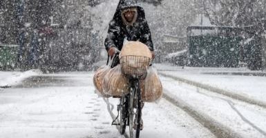 Long-awaited first snowfall brings relief to water-scarce Kabul
