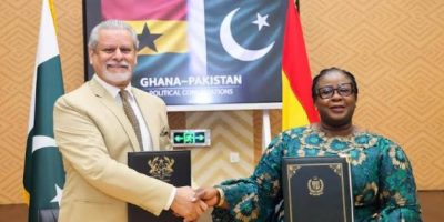 Pak, Ghana hold first formal bilateral talks