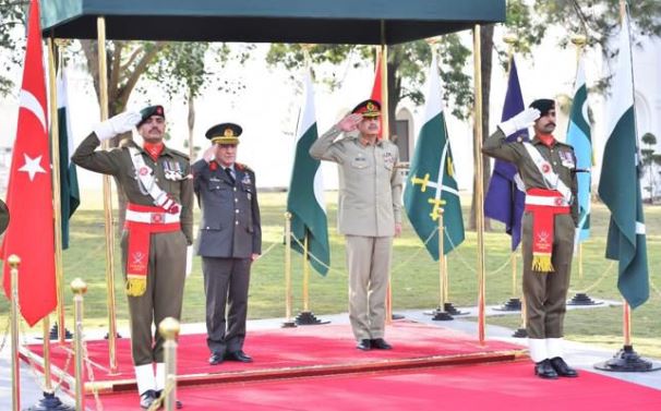 Turkish Military Chief receives guard of honour at GHQ