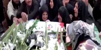 Iran says ready for war and dialogue as Trump weighs response to crackdown