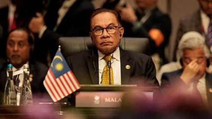 Bid to topple Malaysia govt; probe launched
