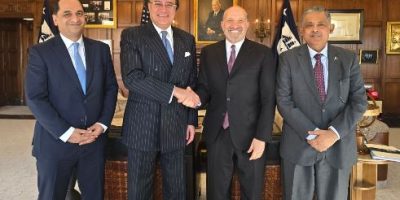 Aurangzeb meets US Commerce Secretary in Washington