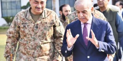 PM visits GHQ, briefed on Afghan border situation