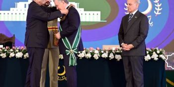 President Zardari confers Pakistan's highest civil award on Uzbek President