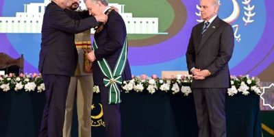 President Zardari confers Pakistan's highest civil award on Uzbek President