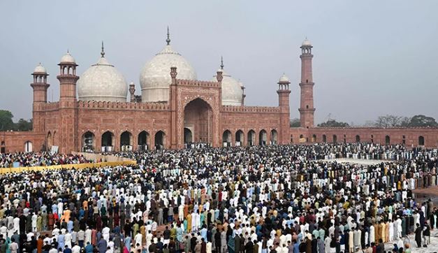 Pakistan celebrates Eid ul Fitr with prayers for unity, peace amid Mideast conflict