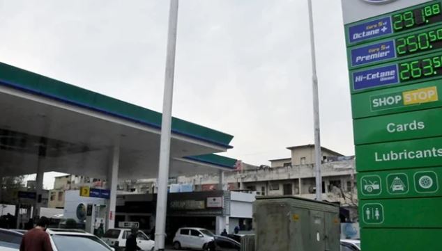 Govt decides against increasing petroleum prices despite surge in global oil rates
