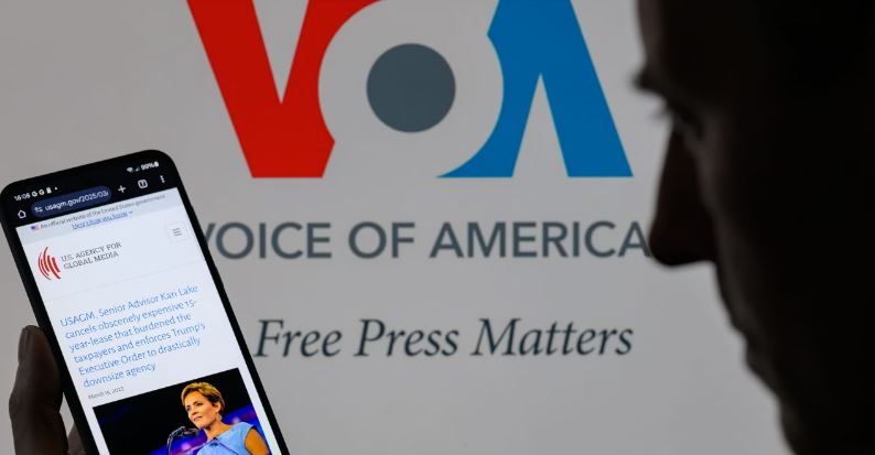 US judge orders restoration of VOA