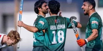 PM awards Rs1.5mln to Pakistan national hockey players