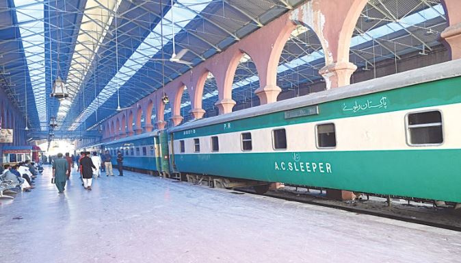 Passengers complain of poor hygiene, overpricing on Khyber Mail journey