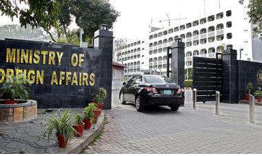 Pakistan condemns attacks on Saudi Arabia, extends condolences and solidarity