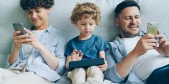 Screens replace family time for Generation Z, doctors caution