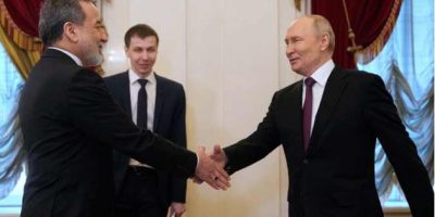 In meeting with Iranian FM, Putin pledges support for Iran