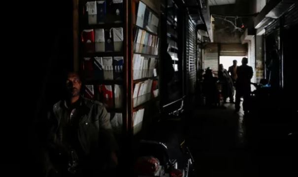 Govt announces loadshedding, cautions of hiking power tariffs amid Middle East crisis