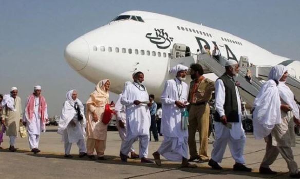 Hajj flights begin as first batch of pilgrims departs Karachi
