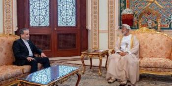 Iranian FM takes up war issue with Oman Sultan
