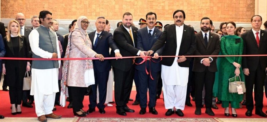 Gillani hails Romania for Pakistan’s anthem first choral score